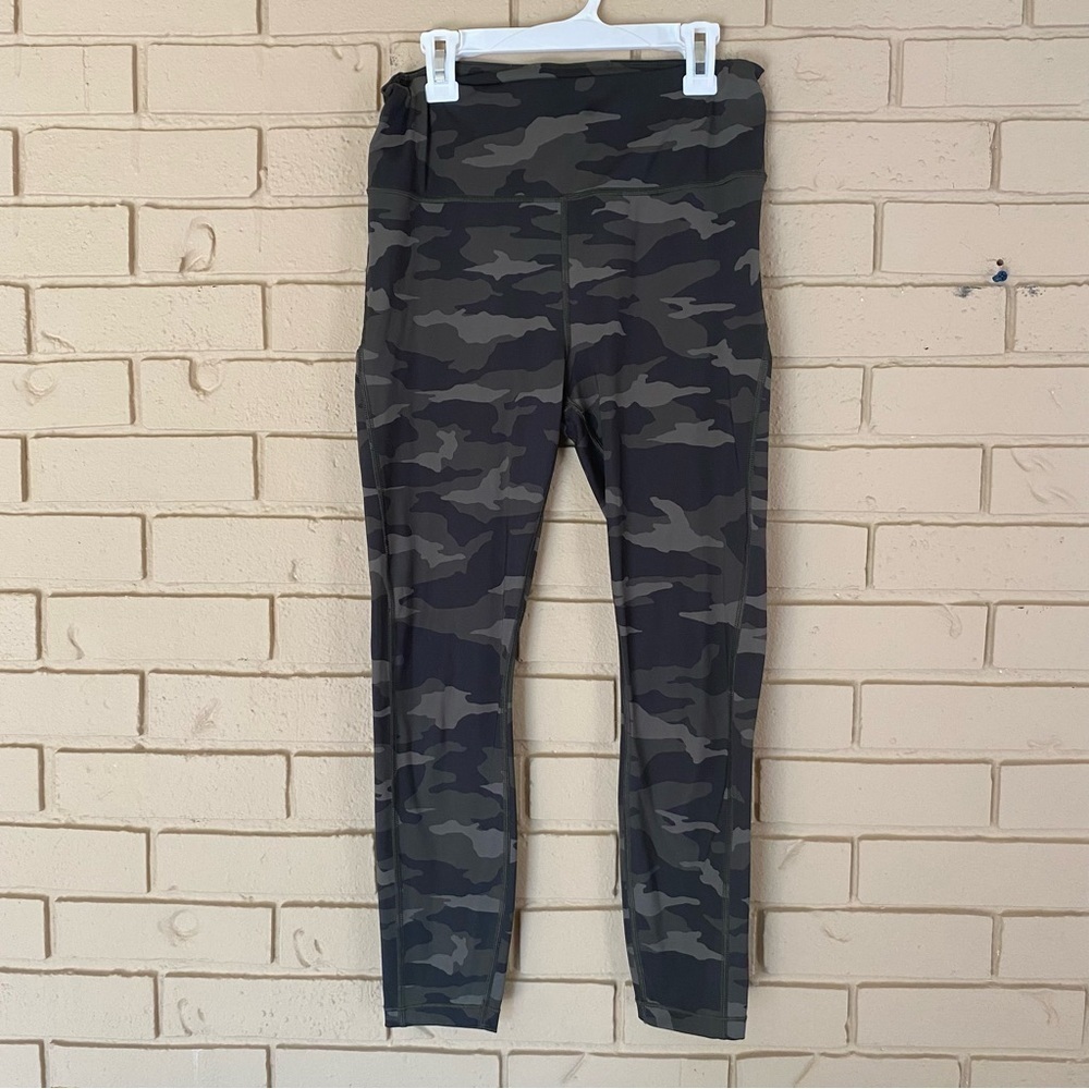 Athleta Ultimate 7/8 Tight Stash Pocket Green Camo 23β Women's Small S